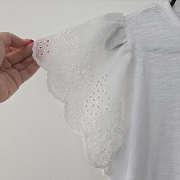 CeCe Eyelet Flutter Sleeve Knit Top NWOT - Picture 4 of 6